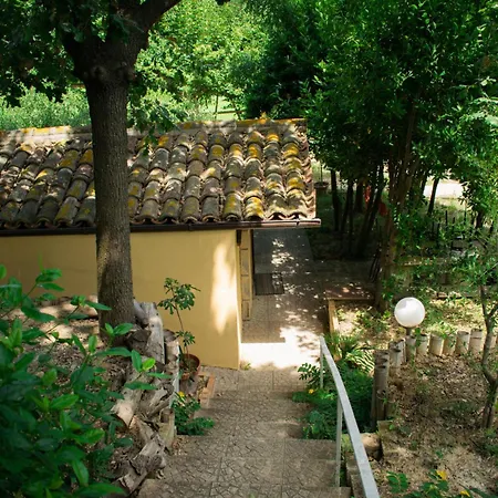 Monolocali In Casale Con Piscina - Recintati Per Animali